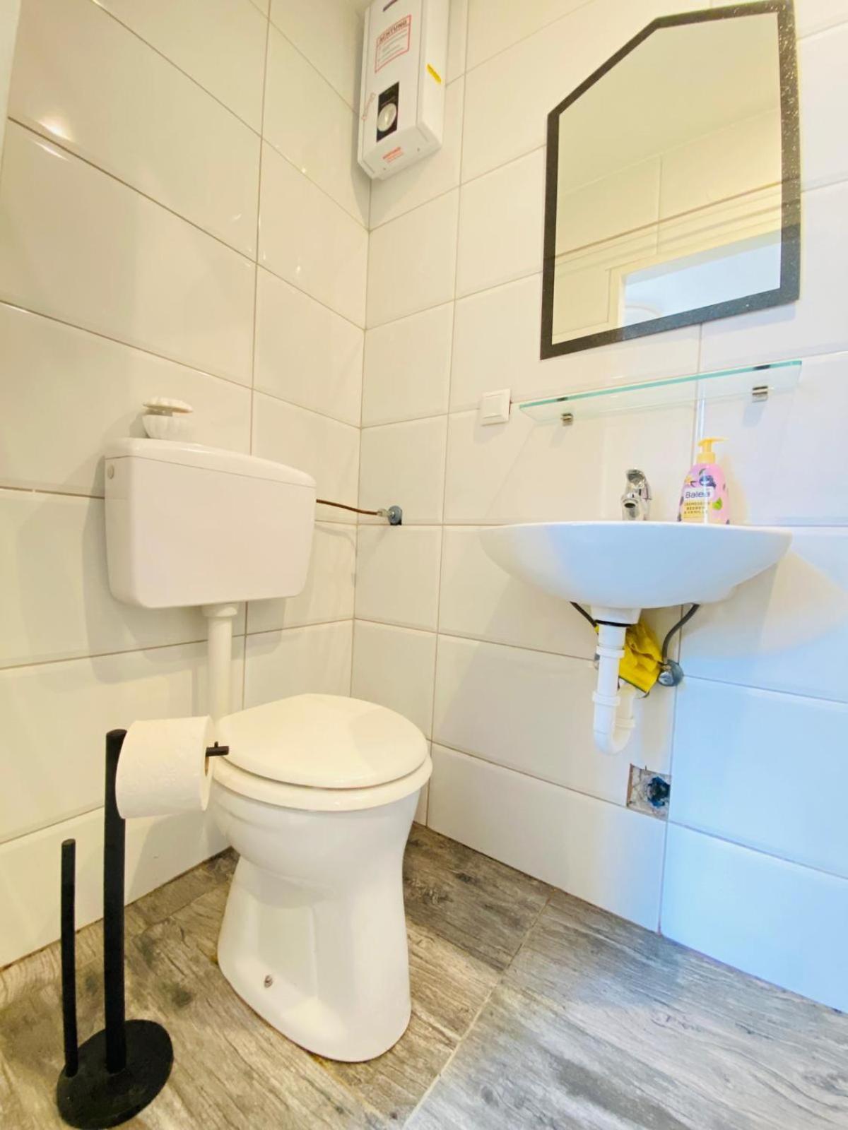Cute 1Br Apt - 10 Mins Walk From Downtown Viena Exterior foto